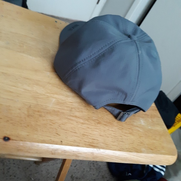 Nike Gray Curved Bill One Size Cap - Picture 2 of 4